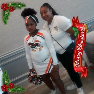 Meet your Posher, Yoncenia